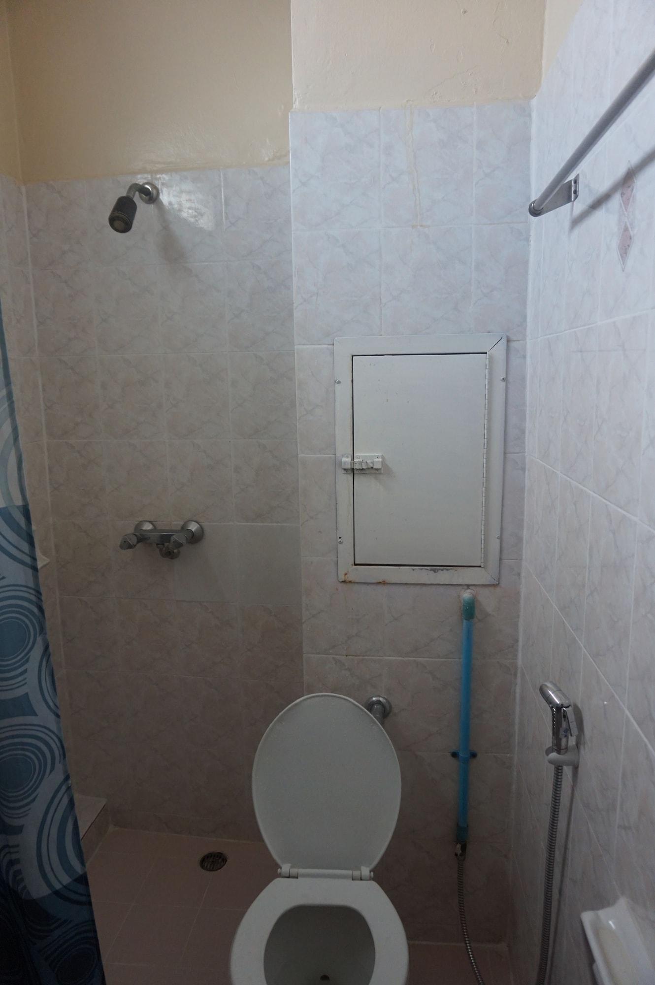 Metro Residence Szurin Kültér fotó